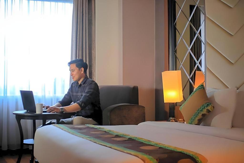 Grand Qin Hotel Banjarbaru Zewnętrze zdjęcie