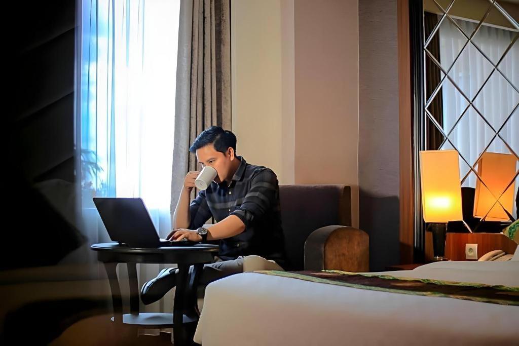 Grand Qin Hotel Banjarbaru Zewnętrze zdjęcie