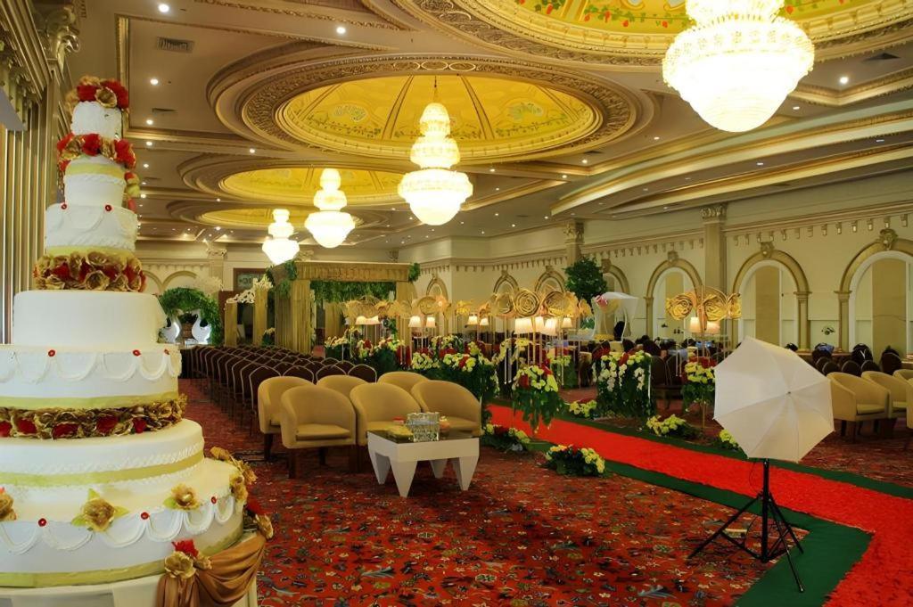 Grand Qin Hotel Banjarbaru Zewnętrze zdjęcie
