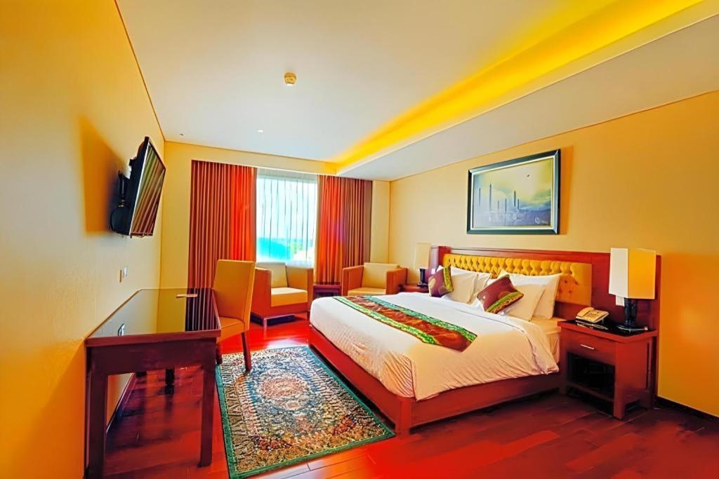 Grand Qin Hotel Banjarbaru Zewnętrze zdjęcie
