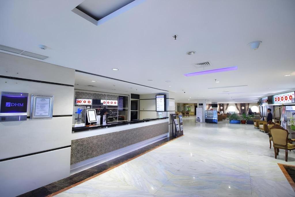 Grand Qin Hotel Banjarbaru Zewnętrze zdjęcie
