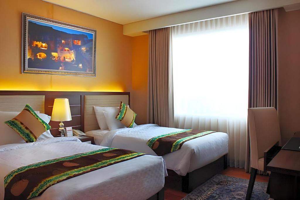 Grand Qin Hotel Banjarbaru Zewnętrze zdjęcie