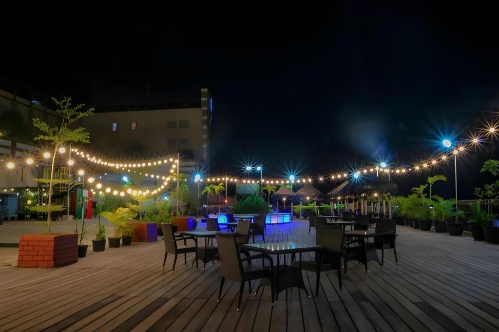 Grand Qin Hotel Banjarbaru Zewnętrze zdjęcie