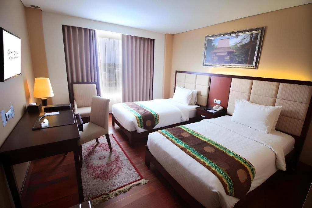 Grand Qin Hotel Banjarbaru Zewnętrze zdjęcie