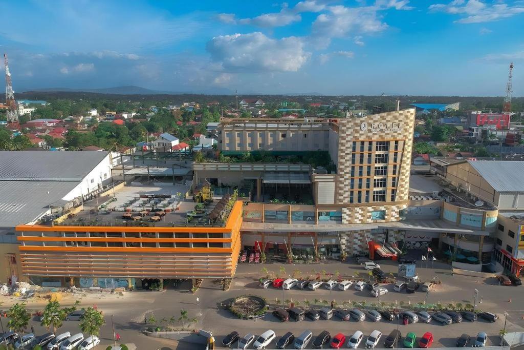Grand Qin Hotel Banjarbaru Zewnętrze zdjęcie