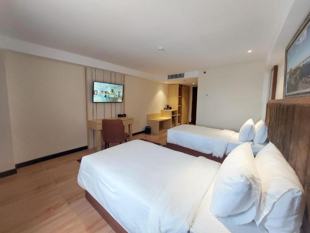 Grand Qin Hotel Banjarbaru Zewnętrze zdjęcie