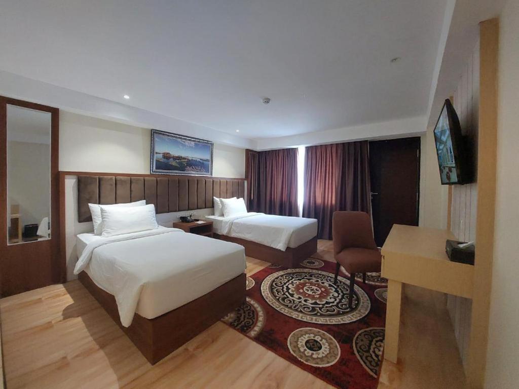 Grand Qin Hotel Banjarbaru Zewnętrze zdjęcie