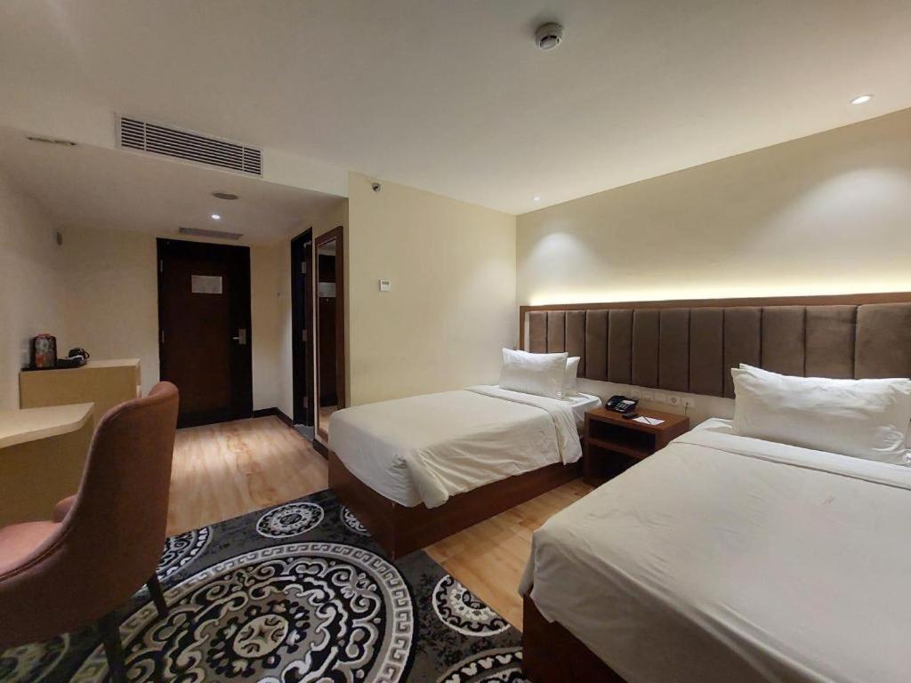Grand Qin Hotel Banjarbaru Zewnętrze zdjęcie