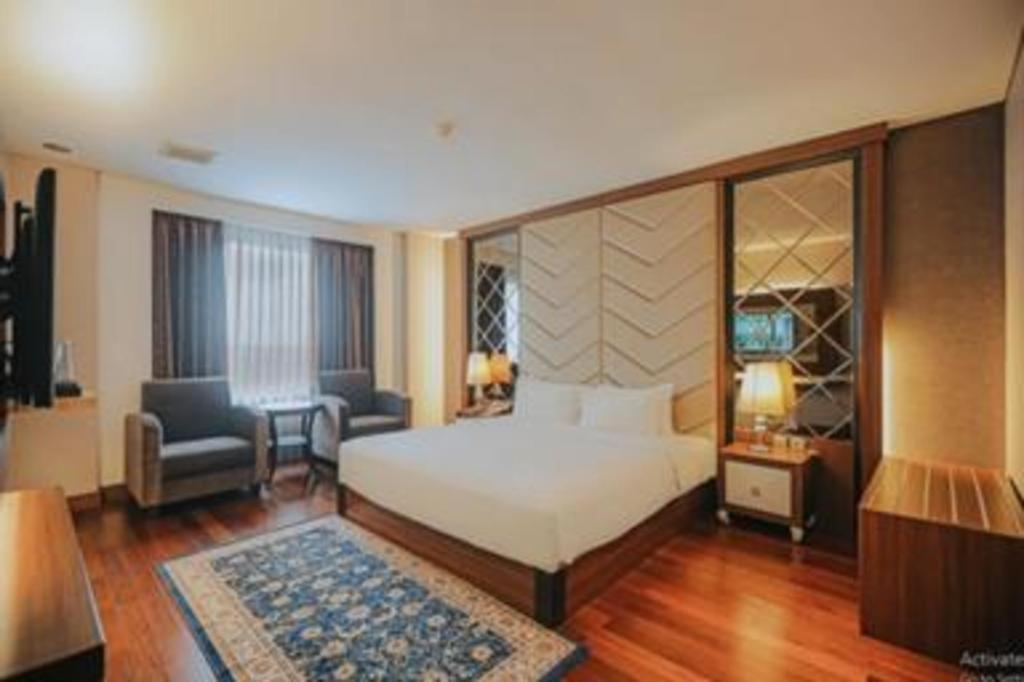 Grand Qin Hotel Banjarbaru Zewnętrze zdjęcie