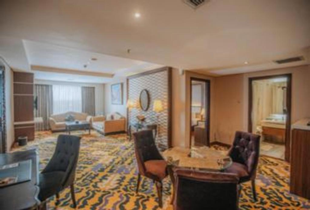 Grand Qin Hotel Banjarbaru Zewnętrze zdjęcie
