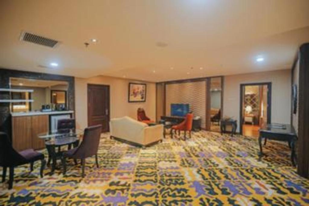 Grand Qin Hotel Banjarbaru Zewnętrze zdjęcie