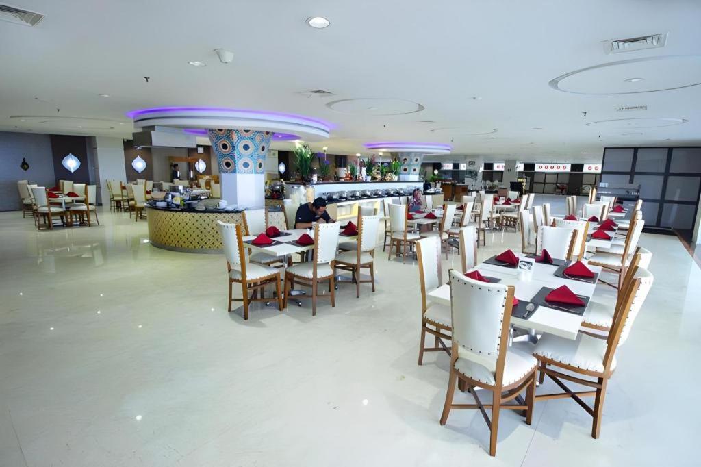 Grand Qin Hotel Banjarbaru Zewnętrze zdjęcie