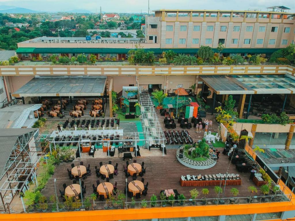 Grand Qin Hotel Banjarbaru Zewnętrze zdjęcie